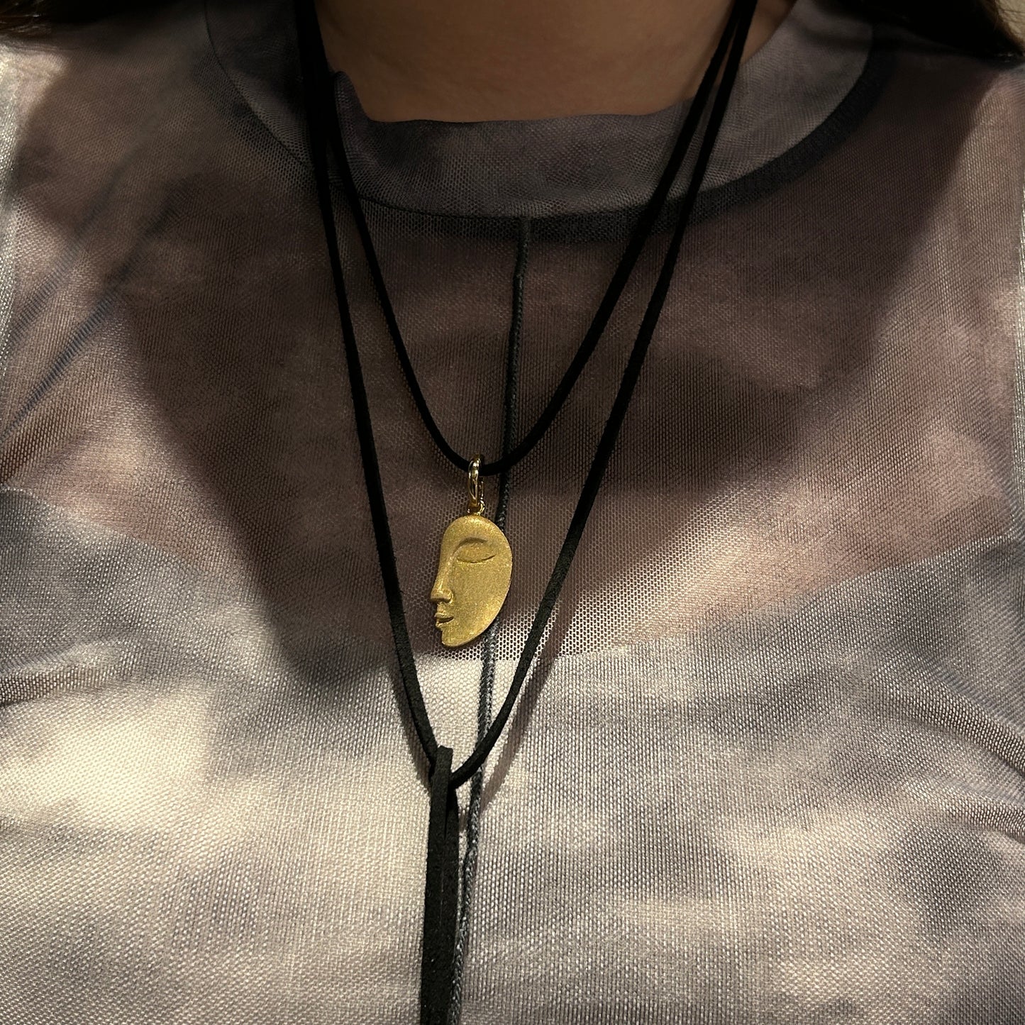 The Dew Suede Chain