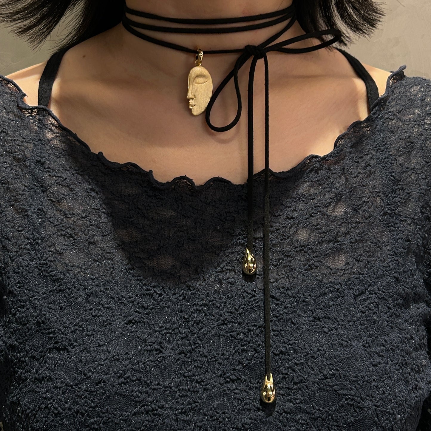The Dew Suede Chain