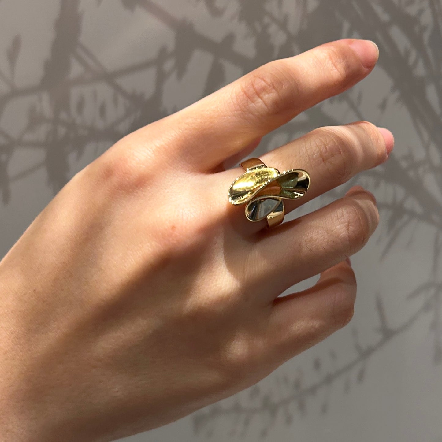 Floating Laputa Ring (gold)