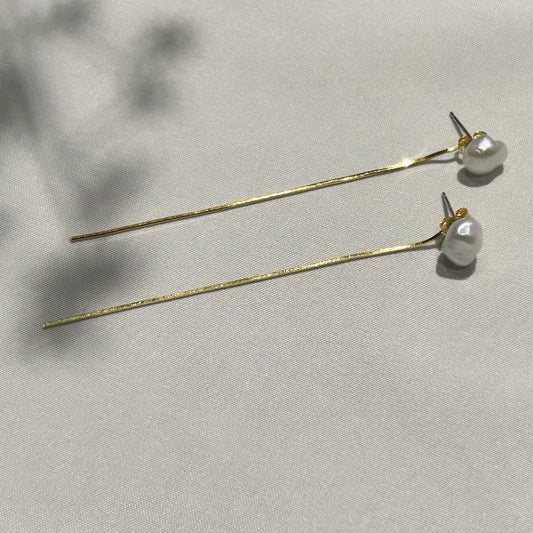 Keshi pearl dew studs