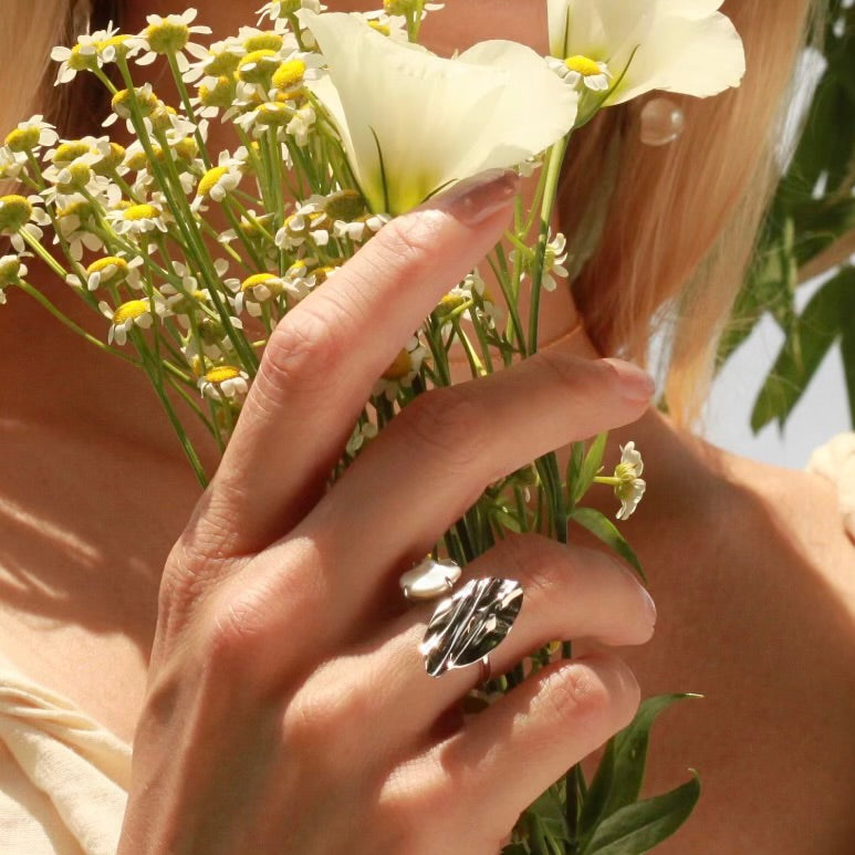 Silver Petal Keshi Ring