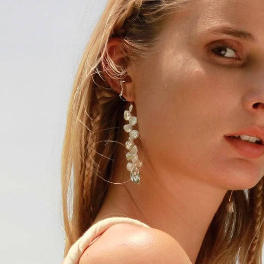 Blooming moment keshi ear chain