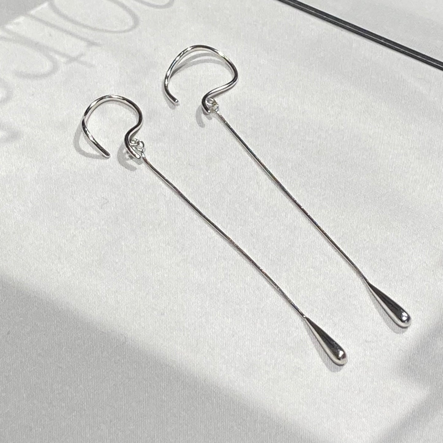 Minimal rain dew earcuff chain