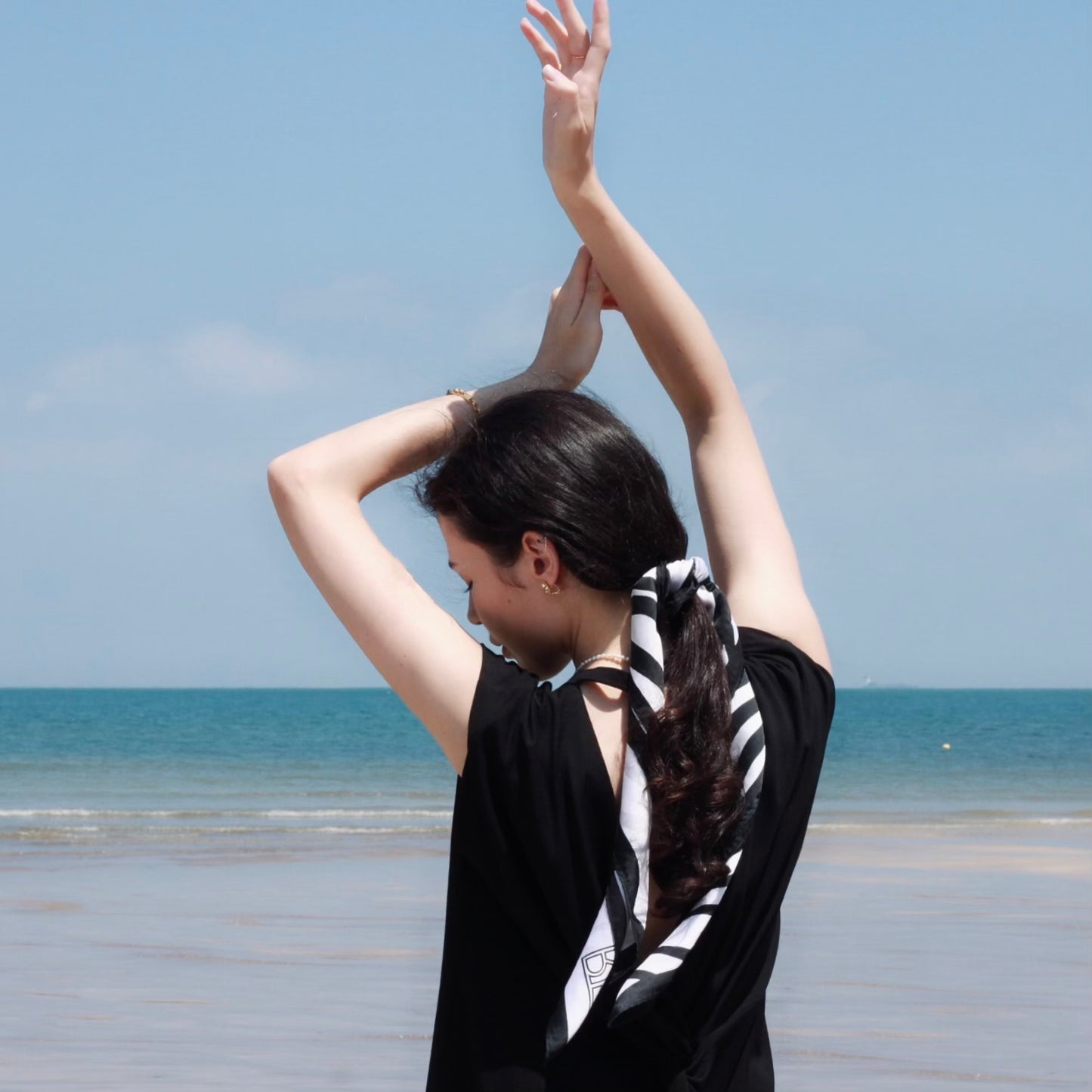 Black Ripple Satin Silk Scarf 黑色無盡漣漪絲巾