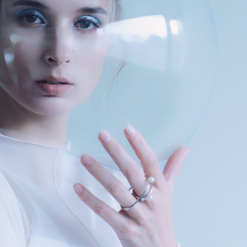 Silver orbit galaxy ring