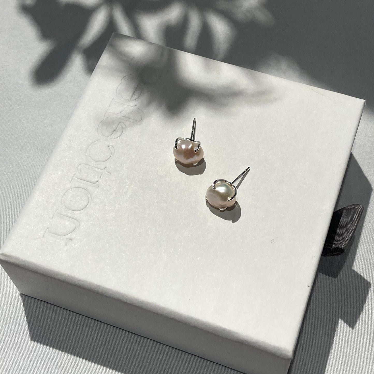 Basic Baroque Pearl Ear Stud巴洛克珍珠純銀耳針(可改夾)