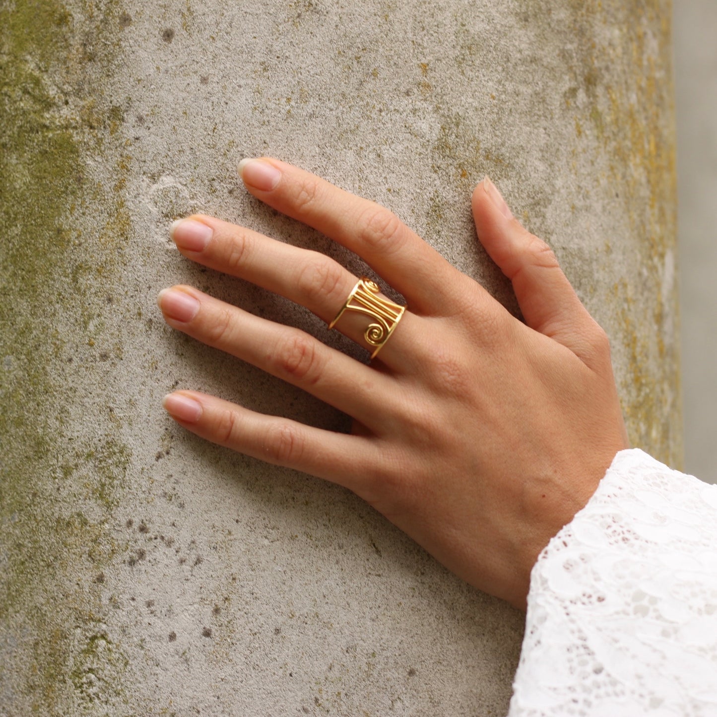 Ionic Column Ring (Gold)