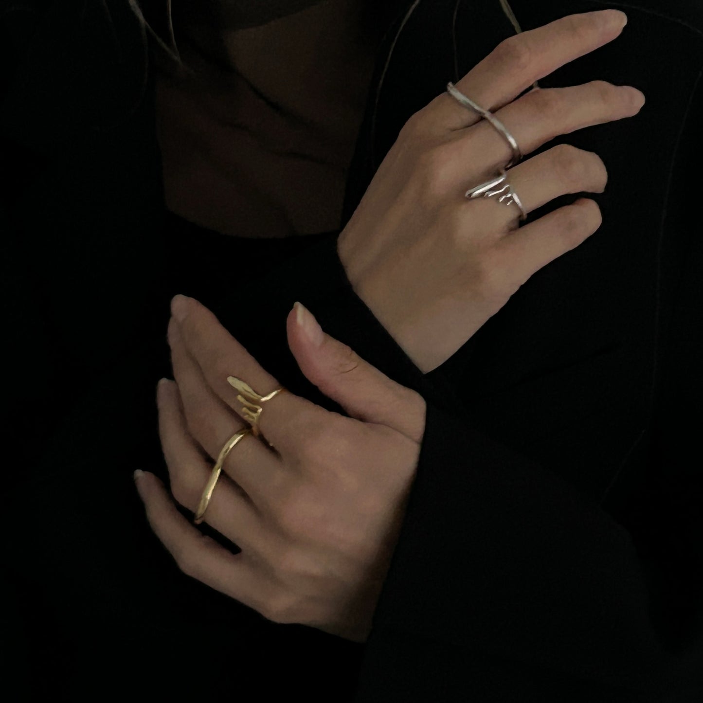 Unfolded Flow Double Finger Ring (Gold)