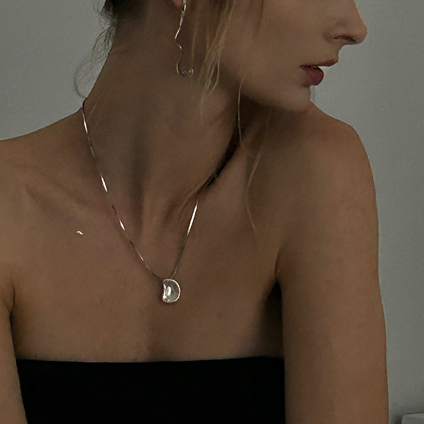 (Pre-order)The Mirror Lake Necklace