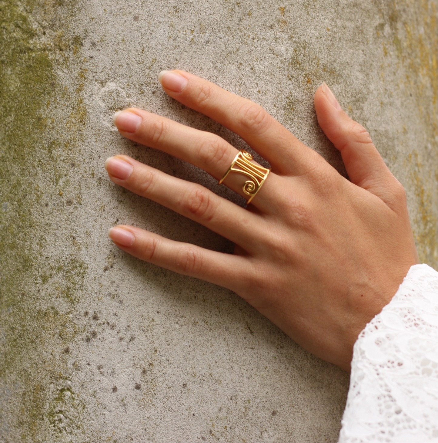 Ionic Column Ring (Gold)