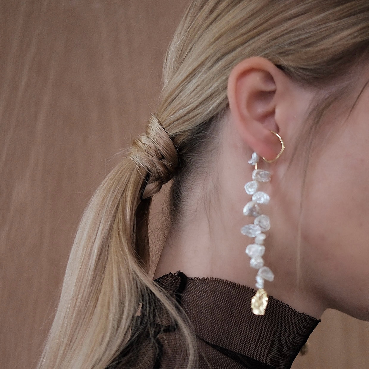 Blooming moment keshi ear chain