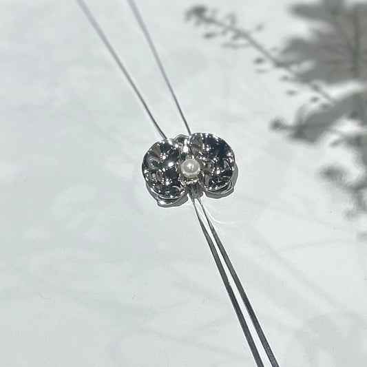 Dancing in the Breeze Necklace (silver)