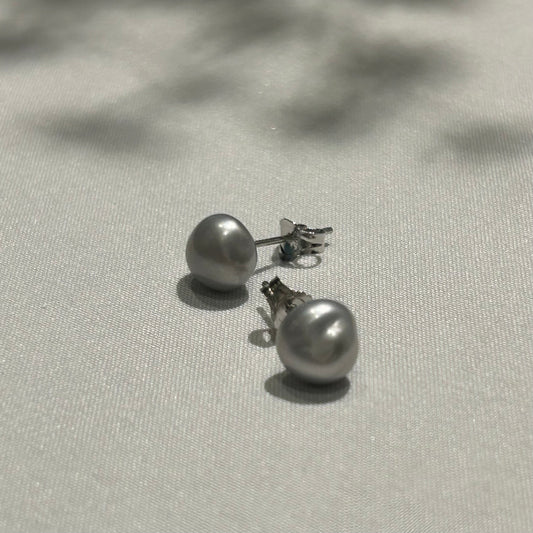 灰色花瓣珍珠耳針 Keshi pearl studs
