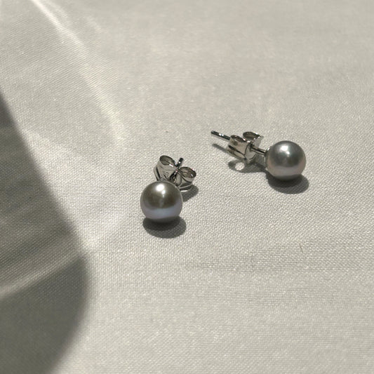 經典灰色淡水珍珠耳針 Classic Grey pearl Stud