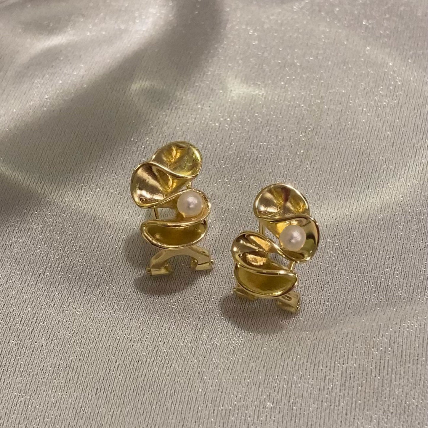 Golden Blooming Wave Earring